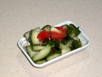salad cucumber tomato