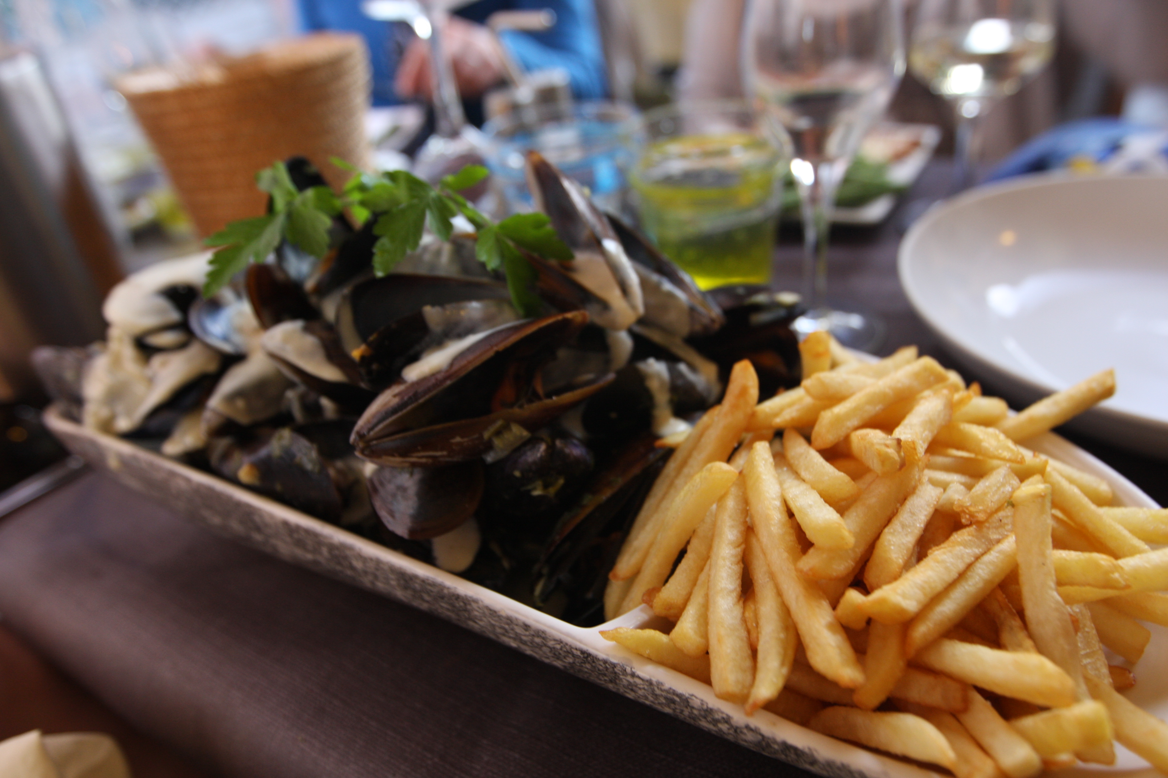 Moules (Mussels) Marinieres Et Frites BigOven 136430