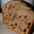Bread Machine Anne's Apple, Raisin and Nut Cake
