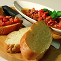 Bruschetta w/ Tomato & Basil