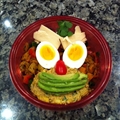 Curry Tuna Salad on Spinach with roasted peppers & honey mustard viniagrett