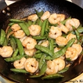Gingered Stir-Fry Shrimps with Snow Peas