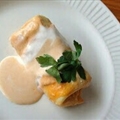 Hortobágyi palacsinta (Pancakes filled with paprika chicken)