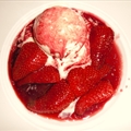 Ice Cream with Strawberries and Red Wine