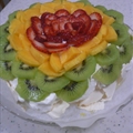 Pavlova (Australian Meringue Dessert)