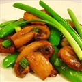Pea Pods and Mushrooms Stir-fried