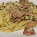 Spaghetti alla carbonara with mushrooms