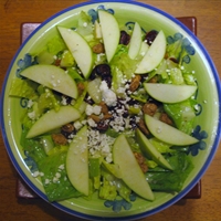 Apple Gorgonzola Salad with Spiced Walnuts