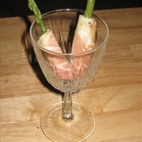 asparagus and prosciutto rolls