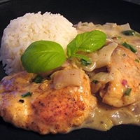 Basil Chicken in Coconut-Curry Sauce