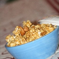 Caramel Popcorn with Nuts (Poppy Cock) Caramel Popcorn with Nuts (Poppy Cock)
