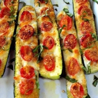 Cheesy zucchini pizza