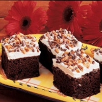 Chocolate Caramel Fudge Cake