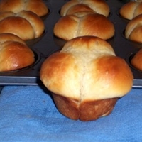 Cloverleaf Dinner Rolls