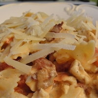 Creamy Chicken, Bacon and Tomato Pasta (12)