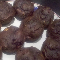 Easy and Light Chocolate and Peanut Butter Chip Cupcakes