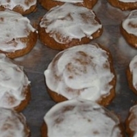 Frosted Molasses Creams