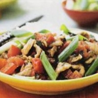Garlic Pork with Tomato and Basil Garlic Pork with Tomato and Basil