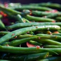 Green Beans with Garlic and Basil