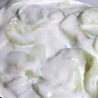HUNGARIAN CUCUMBER SALAD WITH SOUR CREAM - Téjfélés Uborka Saláta