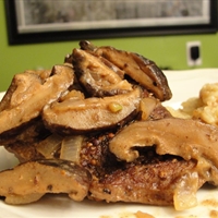 MUSTARD-PEPPERCORN SEARED STEAK WITH MUSHROOM SAUCE
