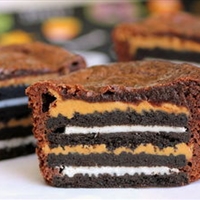 Oreo and Peanut Butter Brownie Cakes