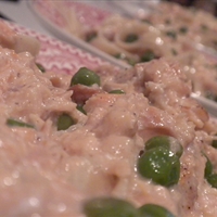 Pasta with Salmon Cream Sauce