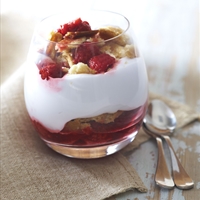 Raspberry and Tortas Parfait with Pomegranate Sauce