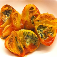 Ricotta and spinach pasta shells