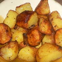 Roasted Rosemary Potatoes with Garlic Roasted Rosemary Potatoes with Garlic