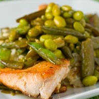 Salmon Stir-Fry with Pan Sauce