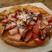 Sarah's Strawberry, Banana & Chocolate Puffy Pancake