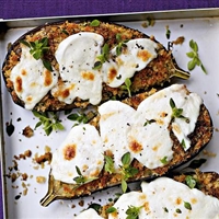 Sauteed aubergines with mozzarella
