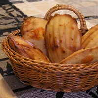 Sharp Cheddar Madelaines