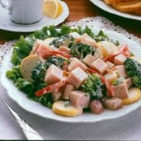 Smoked Turkey, Salmon and Fresh Vegetable Salad Smoked Turkey, Salmon and Fresh Vegetable Salad