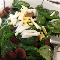Spinach Salad with Hot Bacon Dressing Spinach Salad with Hot Bacon Dressing