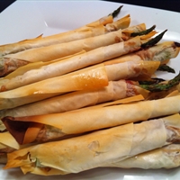 Starter: Asparagus and Prosciutto in Phyllo