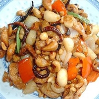 Stir-Fried Chicken with Cashew Nuts