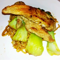 Stir fried noodles with crispy chicken