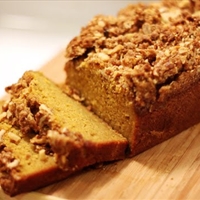 Streusel-Topped Pumpkin Bread