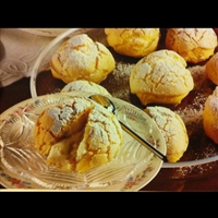 Surprise Vanilla Buns