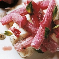 Vanilla cheesecake with rhubarb and ginger