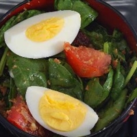 Wilted Spinach Salad with Warm Bacon Dressing