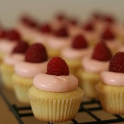 White Chocolate Raspberry Cupcakes White Chocolate Raspberry Cupcakes